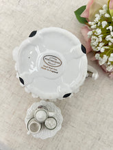 画像をギャラリービューアに読み込む, 【ポートメリオン】ティーセットが乗ったお花のティーポット