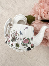 画像をギャラリービューアに読み込む, 【ポートメリオン】ティーセットが乗ったお花のティーポット