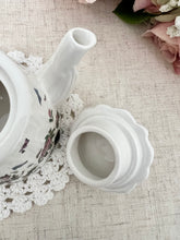 画像をギャラリービューアに読み込む, 【ポートメリオン】ティーセットが乗ったお花のティーポット