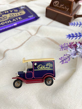 画像をギャラリービューアに読み込む, 【Cadbury】 限定 ブリキのミニカー 英国製