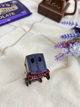 画像をギャラリービューアに読み込む, 【Cadbury】 限定 ブリキのミニカー 英国製