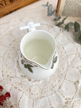 画像をギャラリービューアに読み込む, レア!【ウェッジウッド  ストロベリーヒル 】【黒壺】 3点セット(カップ1個、ソーサー1枚、小皿1枚) /  ミルクジャグ