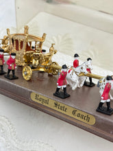 画像をギャラリービューアに読み込む, エリザベス女王 1977年シルバージュビリー 馬車の模型