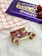画像をギャラリービューアに読み込む, 【Cadbury】 ブリキのミニカー 英国製