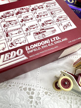 画像をギャラリービューアに読み込む, 【Cadbury】 ブリキのミニカー 英国製