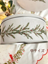 画像をギャラリービューアに読み込む, 【クリスマス ロビン】新品 現行品 ケーキ缶(丸型)