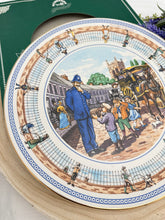 画像をギャラリービューアに読み込む, 【リントンズ】飾り皿(Street Games) Wade 未使用品