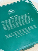 画像をギャラリービューアに読み込む, 【リントンズ】飾り皿(Street Games) Wade 未使用品