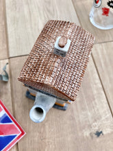 画像をギャラリービューアに読み込む, 【ヴィレッジ】フィッシュ&チップス屋さん ティーポット