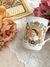 画像をギャラリービューアに読み込む, 【未使用品】エリザベス女王 ゴールデンジュビリー マグカップ