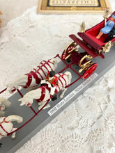 画像をギャラリービューアに読み込む, 超レア! エリザベス女王 1977年シルバージュビリー 馬車の模型B(女王の服が水色)