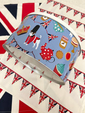 画像をギャラリービューアに読み込む, 【チャールズ国王 戴冠式】セインズベリーズ 限定缶 Cake Tin