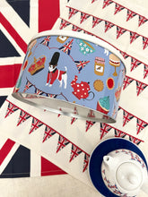 画像をギャラリービューアに読み込む, 【チャールズ国王 戴冠式】セインズベリーズ 限定缶 Cake Tin