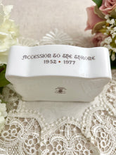 画像をギャラリービューアに読み込む, 【クラウンスタッフォード】レア!エリザベス女王 シルバージュビリー 蓋付き小物入れ+小物置き