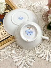 画像をギャラリービューアに読み込む, 【ウィンザー】エリザベス女王 コロネーション記念 3点セットA(カップ1個、ソーサー1枚、小皿1枚)