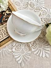 画像をギャラリービューアに読み込む, 【ウィンザー】エリザベス女王 コロネーション記念 3点セットB(カップ1個、ソーサー1枚、小皿1枚)