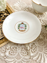 画像をギャラリービューアに読み込む, 【ウィンザー】エリザベス女王 コロネーション記念 3点セットB(カップ1個、ソーサー1枚、小皿1枚)