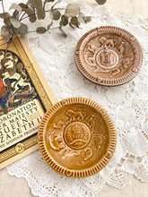 画像をギャラリービューアに読み込む, 【WADE】エリザベス女王 戴冠式・シルバージュビリー 小物置き