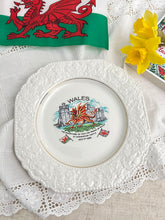 画像をギャラリービューアに読み込む, 【St David's Day 特別企画】1969年 叙任式記念 プレート