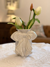 画像をギャラリービューアに読み込む, 【M&S】リボンモチーフ 花瓶 小