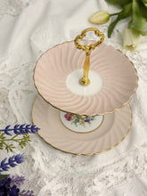 画像をギャラリービューアに読み込む, レア!【エインズレイ】2段アフタヌーンティースタンド / 3点セット(カップ1個、ソーサー1枚、小皿1枚) / 21cmプレート