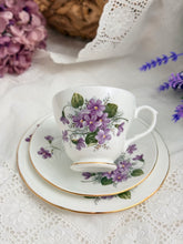 画像をギャラリービューアに読み込む, レア【ダッチェス】すみれ 3点セット(カップ1個、ソーサー1枚、小皿1枚)