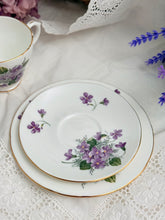 画像をギャラリービューアに読み込む, レア【ダッチェス】すみれ 3点セット(カップ1個、ソーサー1枚、小皿1枚)