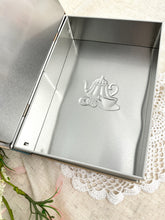 画像をギャラリービューアに読み込む, ブック型 ヴィンテージ お菓子缶(クッキー柄)