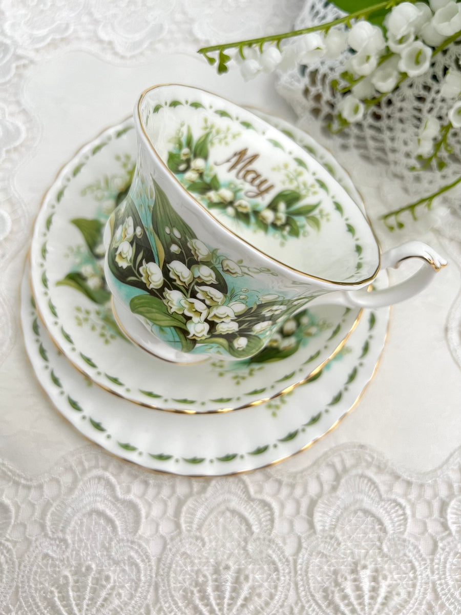 ロイヤルアルバート　メイフラワー　スープカップ　ダブルハンドル　3客 2025年最新】ロイヤルアルバート カップ&ソーサープロヴィ