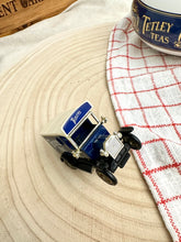 画像をギャラリービューアに読み込む, 【Tetley】 ブリキのミニカー 英国製