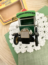 画像をギャラリービューアに読み込む, 【M&S】 マークス&スペンサー ブリキのミニカー 英国製