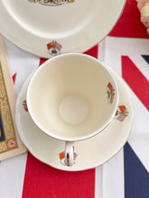 画像をギャラリービューアに読み込む, 【アルフレッドミーキン】エリザベス女王 コロネーション記念 3点セット(カップ1個、ソーサー1枚、小皿1枚)