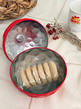 画像をギャラリービューアに読み込む, 【新品 ショートブレッド入り】いちご型 お菓子缶