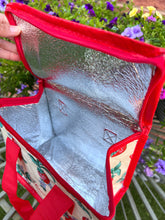 画像をギャラリービューアに読み込む, 【テスコxキャスキッドソン】新品 いちご柄 クーラーバッグ 大/小