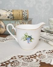 画像をギャラリービューアに読み込む, 【ウィンザー】すずらんx勿忘草 3点セット(カップ1個、ソーサー1枚、小皿1枚) / ミルクジャグ / 21cmケーキプレート