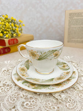画像をギャラリービューアに読み込む, 【ダッチェス】黄色いお花  3点セット(カップ1個、ソーサー1枚、小皿1枚) / ミルクジャグ