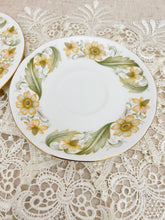 画像をギャラリービューアに読み込む, 【ダッチェス】黄色いお花  3点セット(カップ1個、ソーサー1枚、小皿1枚) / ミルクジャグ