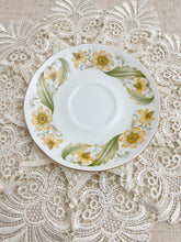 画像をギャラリービューアに読み込む, 【ダッチェス】黄色いお花  3点セット(カップ1個、ソーサー1枚、小皿1枚) / ミルクジャグ