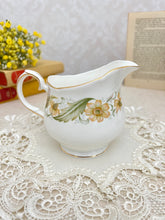 画像をギャラリービューアに読み込む, 【ダッチェス】黄色いお花  3点セット(カップ1個、ソーサー1枚、小皿1枚) / ミルクジャグ