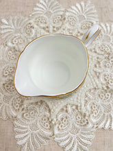 画像をギャラリービューアに読み込む, 【ダッチェス】黄色いお花  3点セット(カップ1個、ソーサー1枚、小皿1枚) / ミルクジャグ