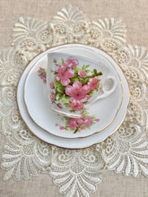 画像をギャラリービューアに読み込む, サクラ柄 3点セット(カップ1個、ソーサー1枚、小皿1枚) / シュガーボウル