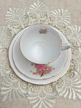 画像をギャラリービューアに読み込む, サクラ柄 3点セット(カップ1個、ソーサー1枚、小皿1枚) / シュガーボウル