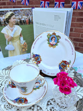 画像をギャラリービューアに読み込む, レア! エリザベス女王 コロネーション記念 3点セット(カップ1個、ソーサー1枚、小皿1枚)
