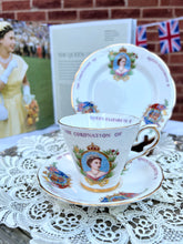 画像をギャラリービューアに読み込む, レア! エリザベス女王 コロネーション記念 3点セット(カップ1個、ソーサー1枚、小皿1枚)