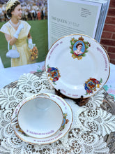 画像をギャラリービューアに読み込む, レア! エリザベス女王 コロネーション記念 3点セット(カップ1個、ソーサー1枚、小皿1枚)