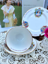 画像をギャラリービューアに読み込む, レア! エリザベス女王 コロネーション記念 3点セット(カップ1個、ソーサー1枚、小皿1枚)