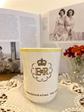 画像をギャラリービューアに読み込む, エリザベス女王 コロネーション記念 ビーカー