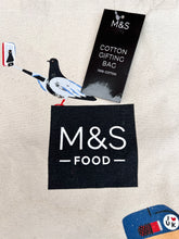 画像をギャラリービューアに読み込む, プラチナジュビリー Marks&Spenser エコバッグ コーギーとセルフィーを撮る鳩