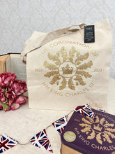 画像をギャラリービューアに読み込む, 【チャールズ国王 戴冠式】M&S 限定 コットンバッグ