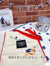 画像をギャラリービューアに読み込む, プラチナジュビリー Marks&Spenser エコバッグ コーギーとセルフィーを撮る鳩